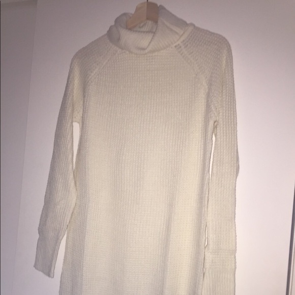 sweater - Picture 1 of 4